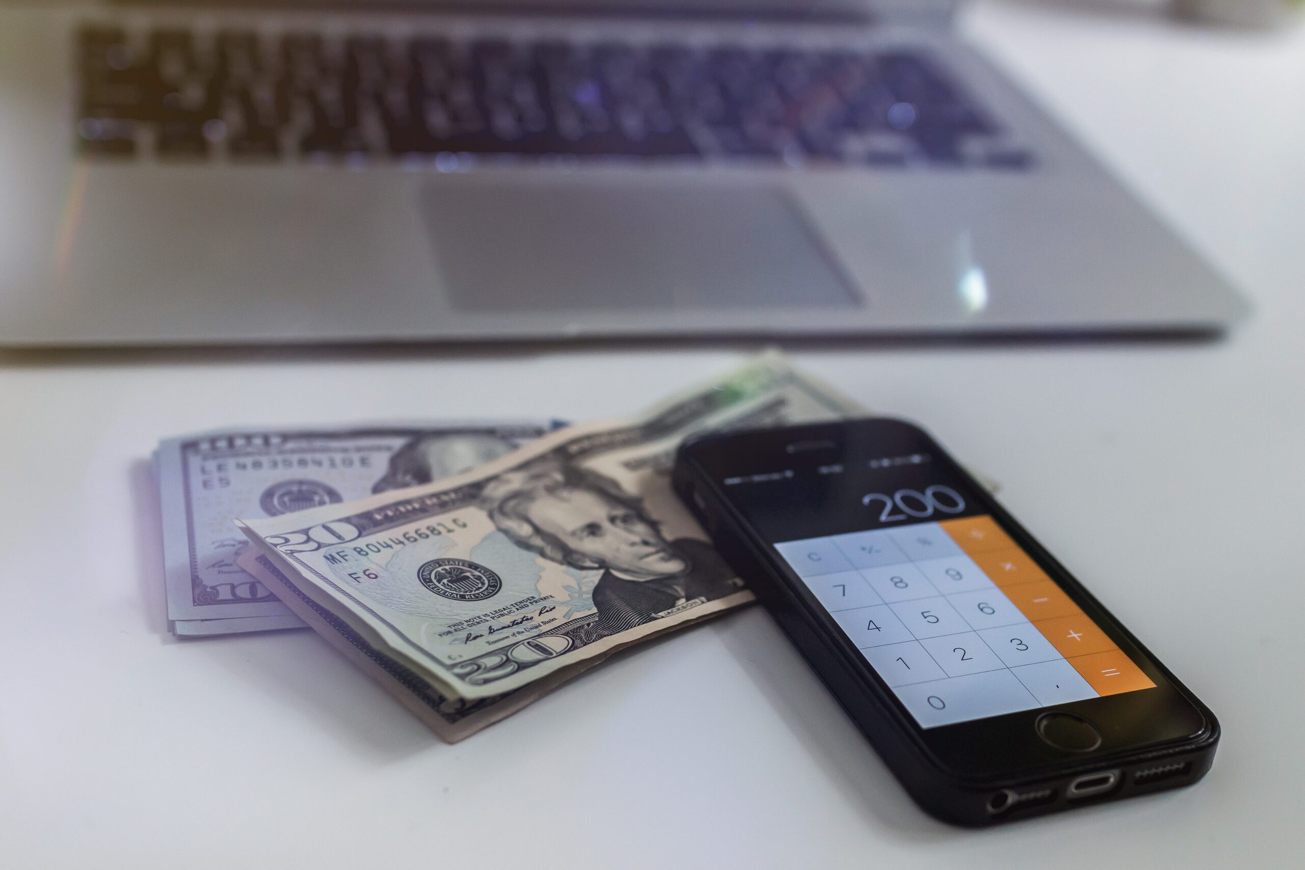 computer en contant geld